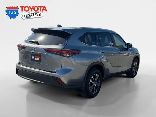 Toyota Highlander photo 5