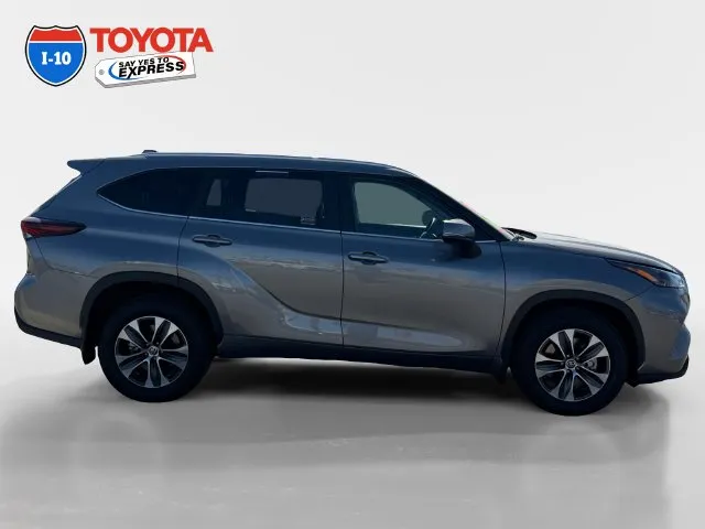 Toyota Highlander photo 6