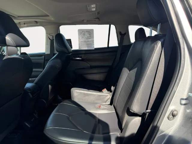 Toyota Highlander photo 11