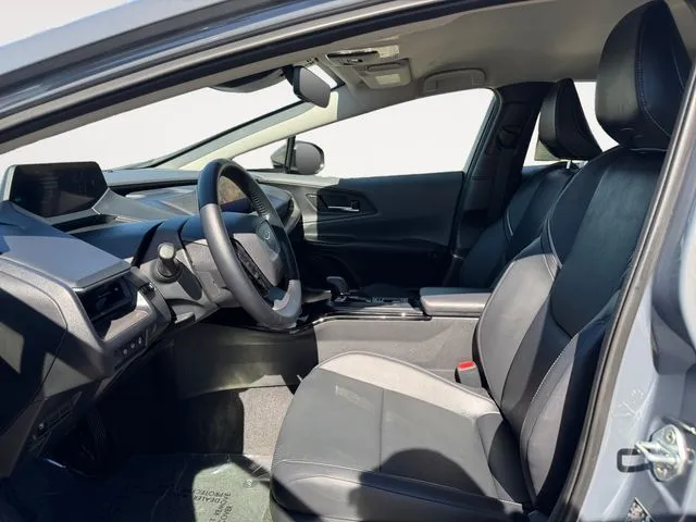 Toyota Prius photo 9