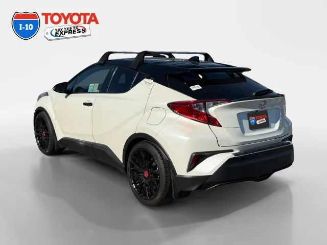 Toyota C-HR photo 3