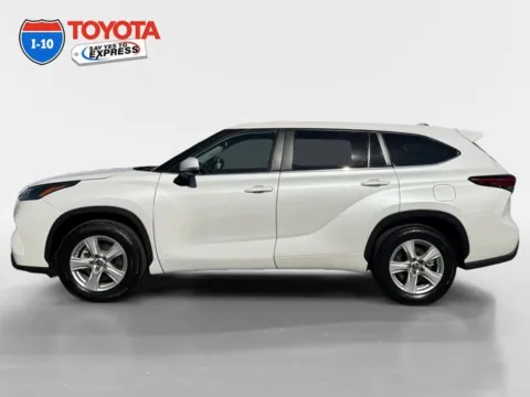 Photos of 2023 Toyota Highlander LE for sale in Indio, CA at I-10 Toyota