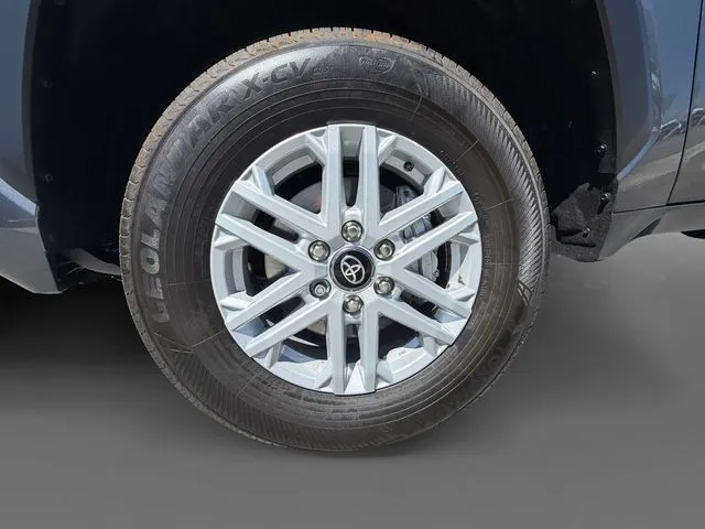 Toyota Tundra photo 12