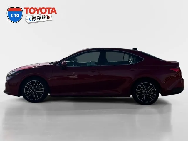 Toyota Camry photo 2