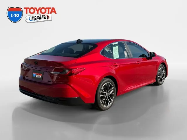 Toyota Camry photo 5