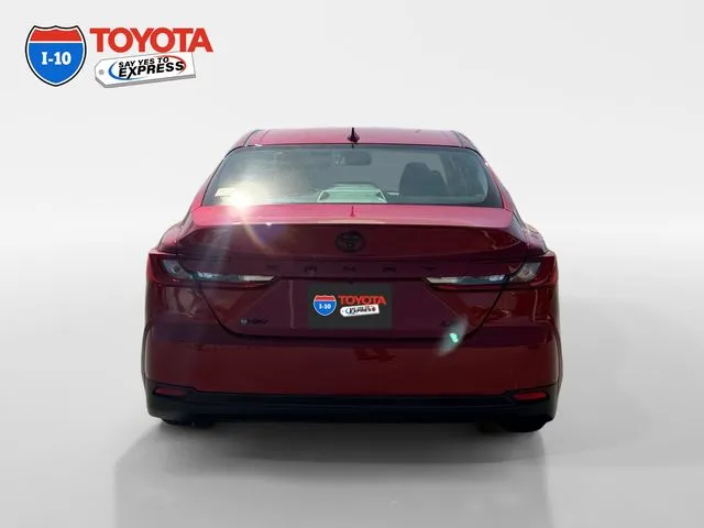 Toyota Camry photo 4