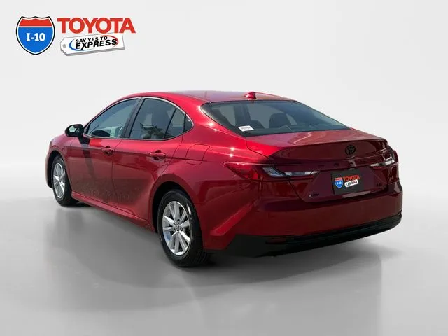 Toyota Camry photo 3
