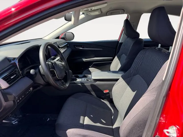 Toyota Camry photo 9