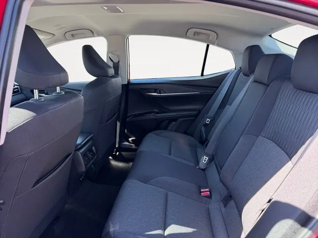 Toyota Camry photo 11