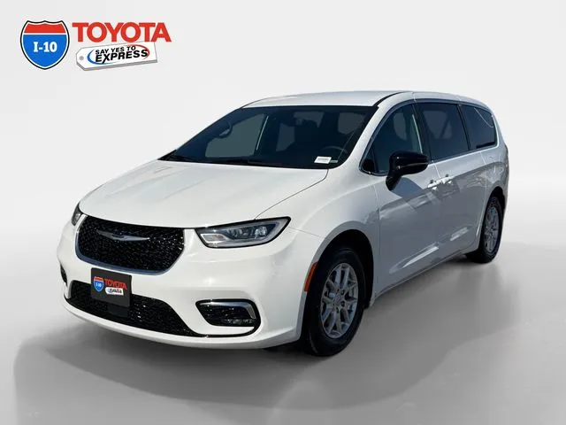 White 2025 Chrysler Pacifica Select for sale in Indio, CA
