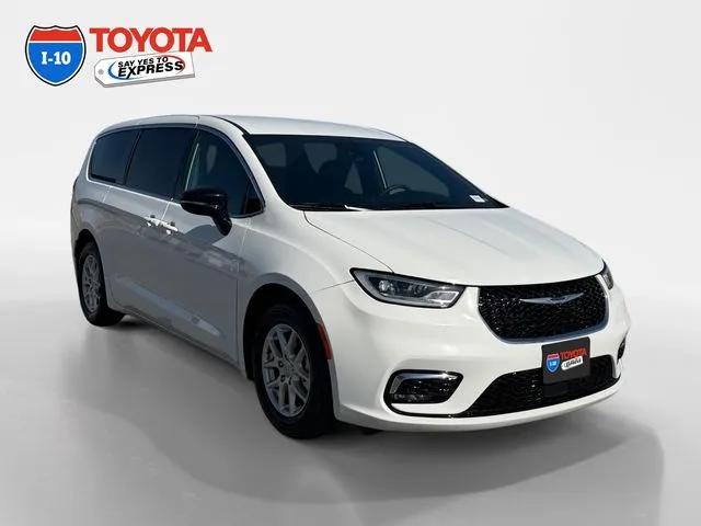 Chrysler Pacifica photo 7
