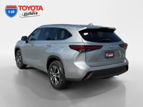 Another view of 2021 Toyota Highlander Hybrid XLE for sale in Indio, CA at I-10 Toyota