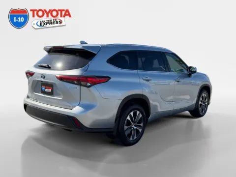 More photos of 2021 Toyota Highlander Hybrid XLE at I-10 Toyota, CA