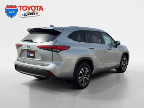 More photos of 2021 Toyota Highlander Hybrid XLE at I-10 Toyota, CA