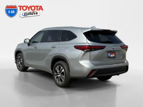 Another view of 2021 Toyota Highlander Hybrid XLE for sale in Indio, CA at I-10 Toyota