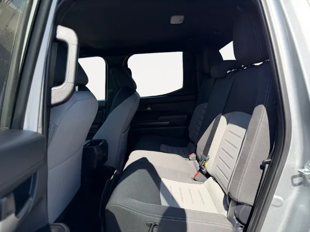 Toyota Tacoma photo 11