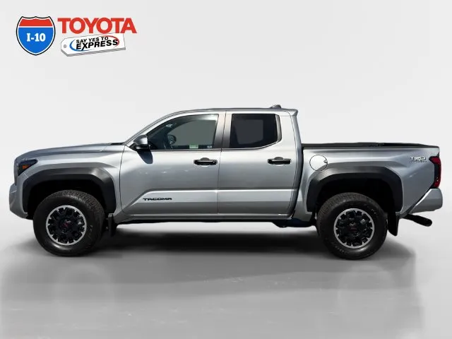 Toyota Tacoma photo 2