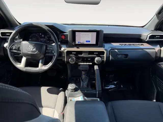 Toyota Tacoma photo 10