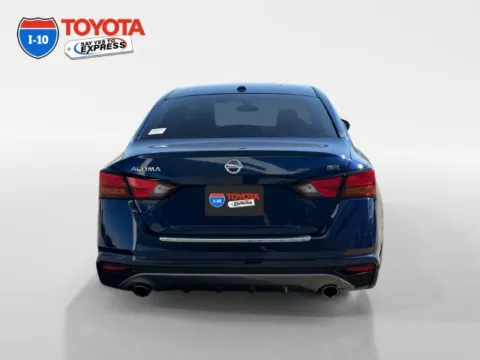 More photos of 2022 Nissan Altima 2.5 SR at I-10 Toyota, CA