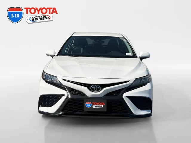 Toyota Camry photo 8