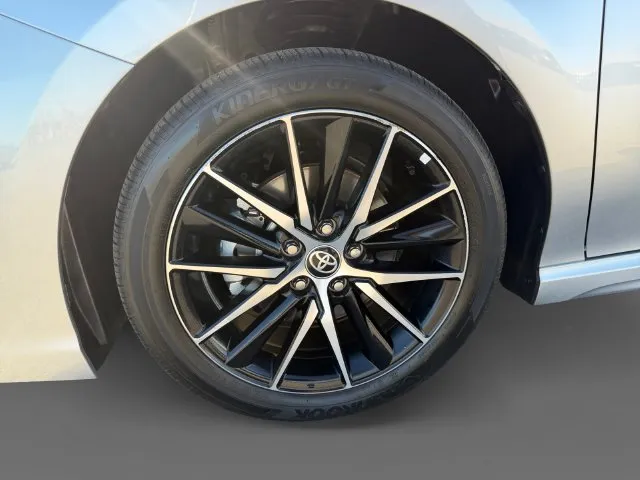 Toyota Camry photo 12
