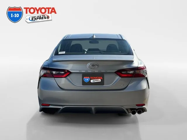 Toyota Camry photo 4