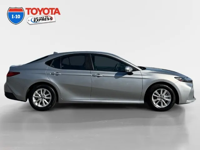 Toyota Camry photo 6