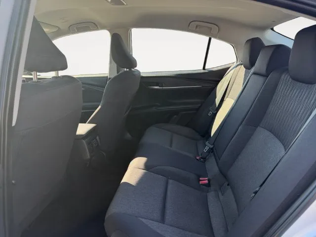 Toyota Camry photo 11