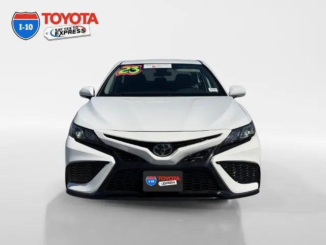 Toyota Camry photo 8