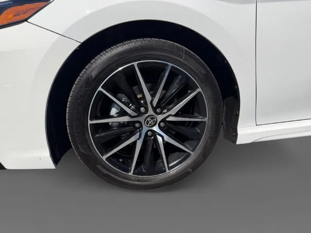 Toyota Camry photo 12
