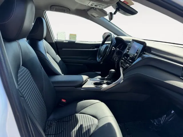 Toyota Camry photo 13