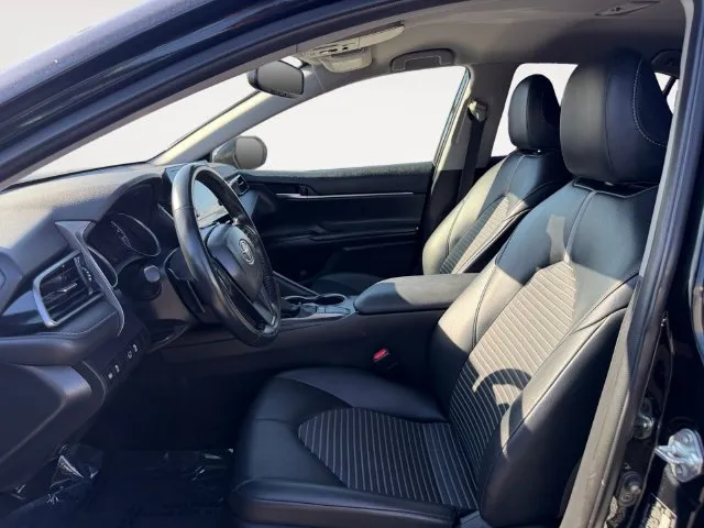 Toyota Camry photo 9