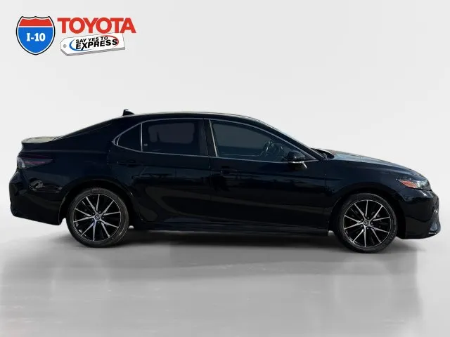 Toyota Camry photo 6