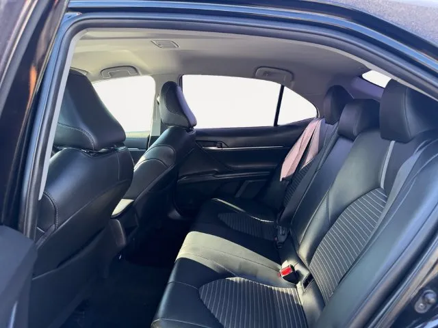 Toyota Camry photo 11