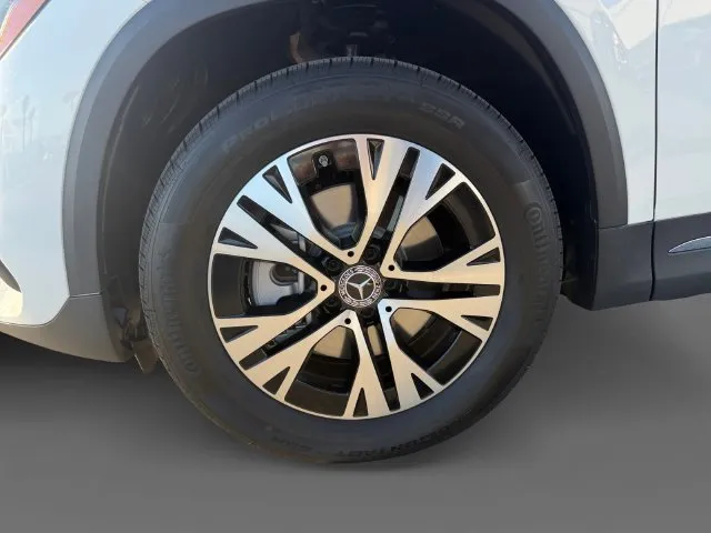 Mercedes-Benz GLA photo 12
