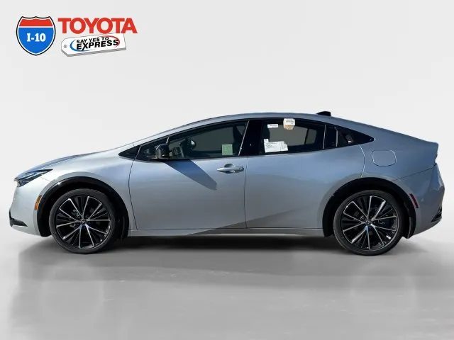 Toyota Prius photo 2