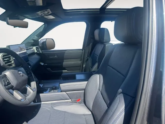Toyota Tundra photo 9