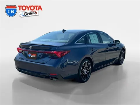 More photos of 2019 Toyota Avalon Limited at I-10 Toyota, CA