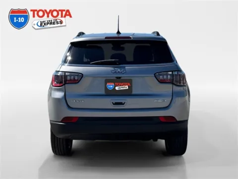 More photos of 2022 Jeep Compass Latitude Lux at I-10 Toyota, CA