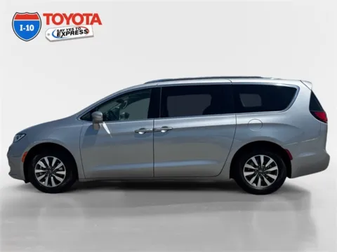 Photos of 2021 Chrysler Pacifica Touring L for sale in Indio, CA at I-10 Toyota