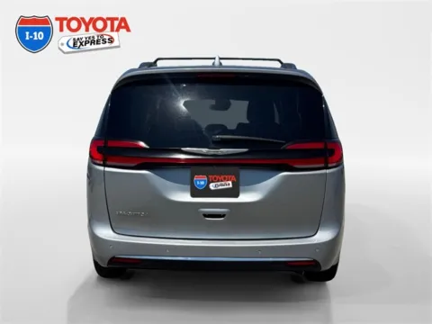 More photos of 2021 Chrysler Pacifica Touring L at I-10 Toyota, CA