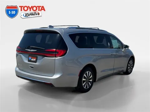 More photos of 2021 Chrysler Pacifica Touring L at I-10 Toyota, CA