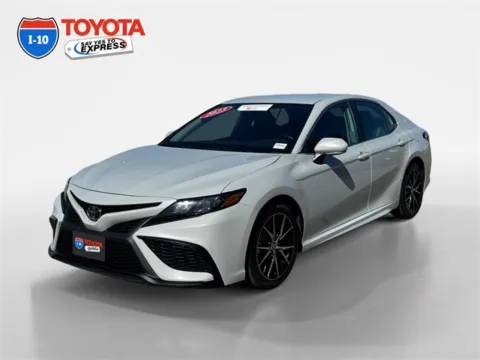 White 2023 Toyota Camry SE for sale in Indio, CA