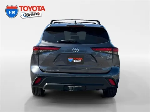 More photos of 2020 Toyota Highlander L at I-10 Toyota, CA