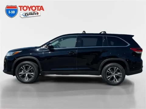 Photos of 2019 Toyota Highlander LE for sale in Indio, CA at I-10 Toyota
