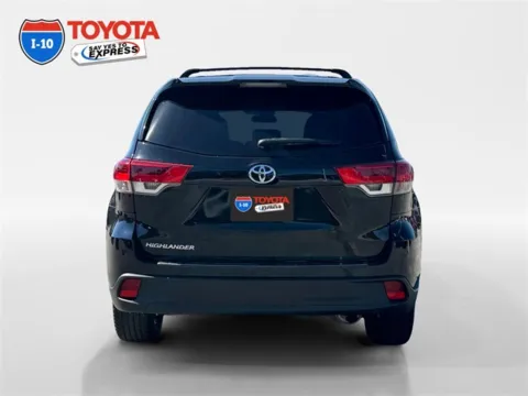 More photos of 2019 Toyota Highlander LE at I-10 Toyota, CA