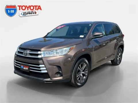 Brown 2018 Toyota Highlander LE for sale in Indio, CA