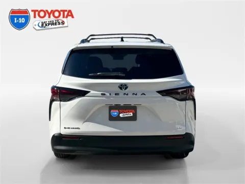 More photos of 2025 Toyota Sienna LE at I-10 Toyota, CA