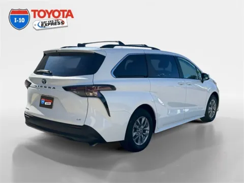 More photos of 2025 Toyota Sienna LE at I-10 Toyota, CA