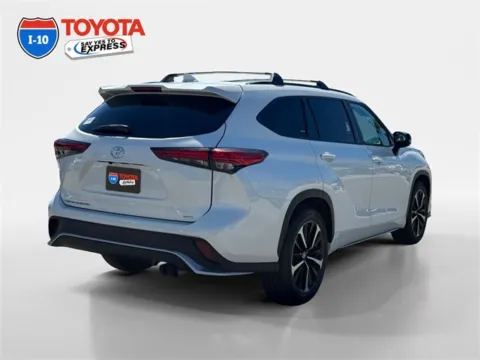 More photos of 2021 Toyota Highlander XSE at I-10 Toyota, CA